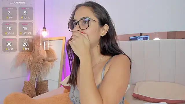 Živý XXX chat DollMey_