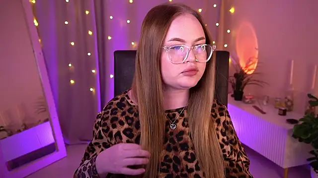 FeliciaLorne Chat XXX live