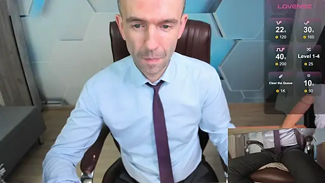 SteveTiger élő XXX-chatje