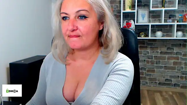Živý XXX chat angel_devil_milf