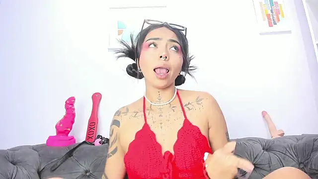 miss_soffi_ Adlı Modelin Canlı XXX Sohbeti