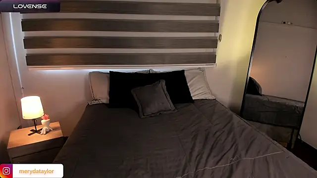 MERIDA_TAYLOR Live XXX Chat