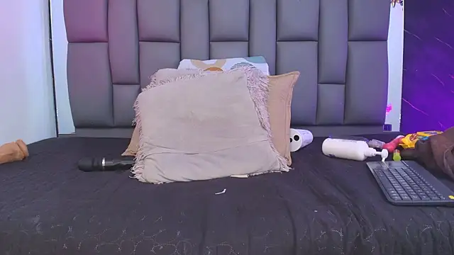 _MiaBrown_: απευθείας συνομιλία ΧΧΧ