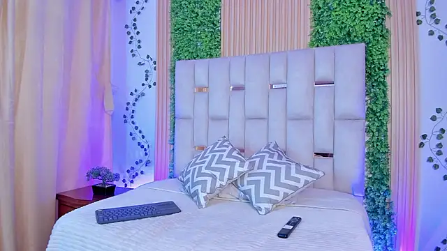 Jade_Nmm: онлайн-секс-чат