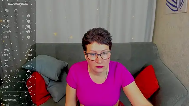 XXX chat uživo modela JennyMons