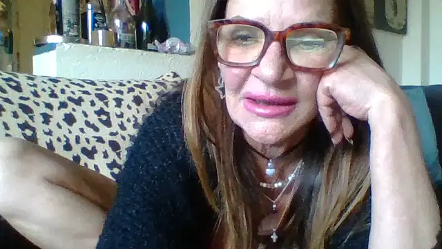 gildamilf: онлайн-секс-чат