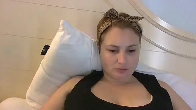 Chat +18 de MilfyMrsRobinson ao vivo