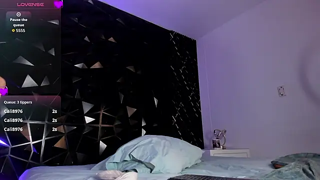 LiaFlowers: онлайн-секс-чат