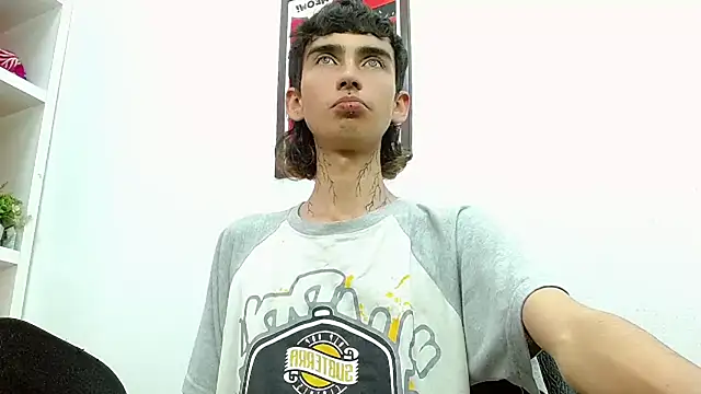 ttimy_x_boyのライブXXXチャット