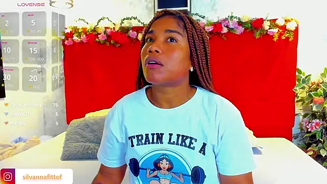 SilvannaFit Live XXX Chat