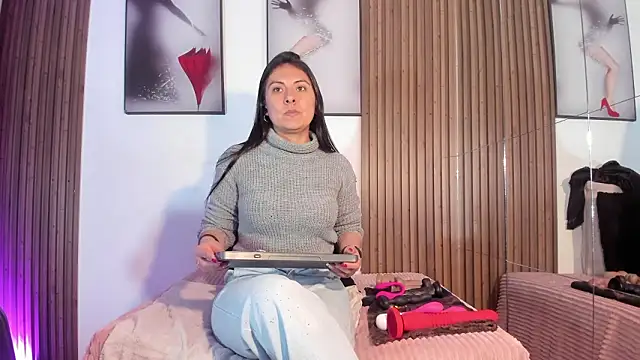 Ella_Rousse live XXX chat