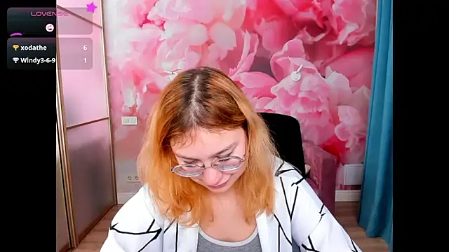 AngelinaLow Chat XXX live