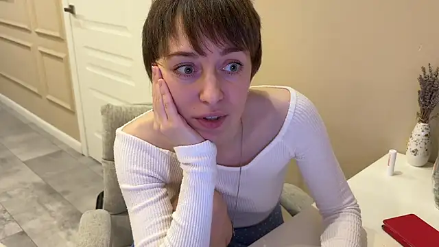 daniellia_ Adlı Modelin Canlı XXX Sohbeti