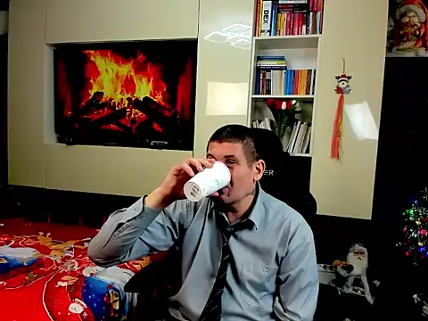 SpartacusDaddy48のライブXXXチャット