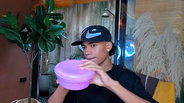 AlanCutee Adlı Modelin Web Kamerası Şovu