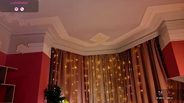 Lucy_louras live XXX chat