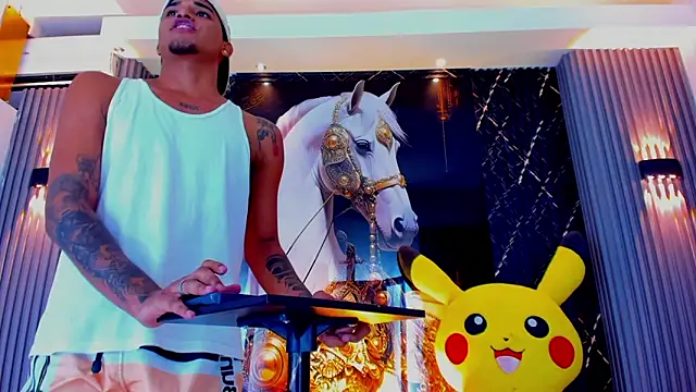 The_Gods_In_DiamondsのライブXXXチャット