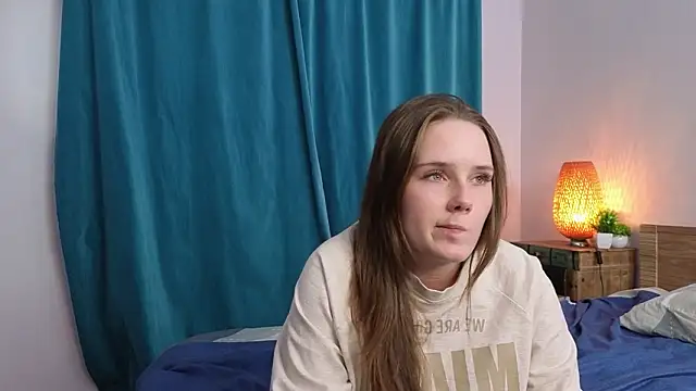 GenevieNyreen Chat XXX live