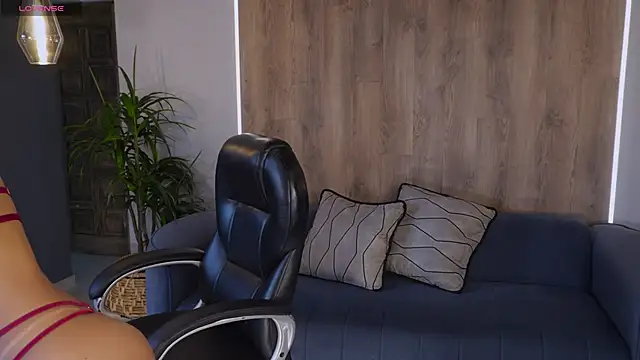 AbellaCroft: онлайн-секс-чат