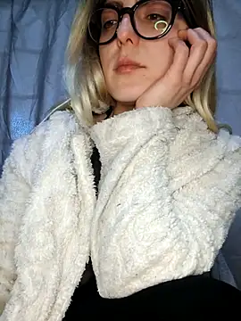 dolcehelena993: онлайн-секс-чат