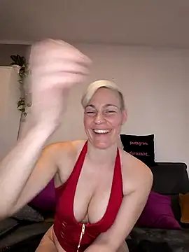 DarleenHot Chat XXX live