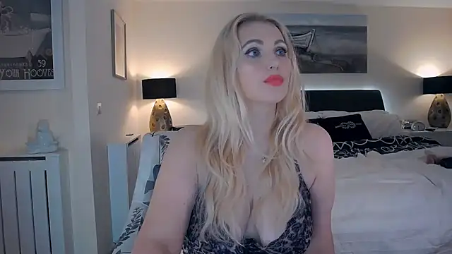 AlbanyWhite: διαδικτυακό σόου στην κάμερα