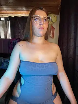 CoraVibes 现场XXX聊天