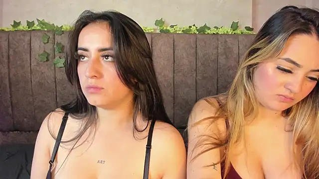 Antonella_Julieta Chat XXX in diretta