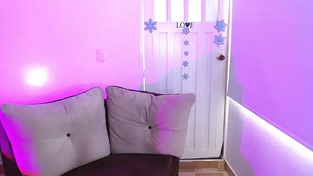 แชท XXX สดของ milfrousse