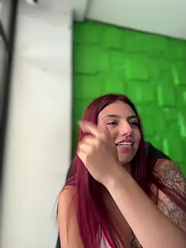 Emily-teenのライブXXXチャット