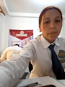 Chat XXX en directo de Emily-7_