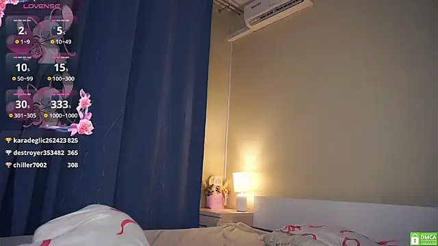 LoraDaviのライブXXXチャット