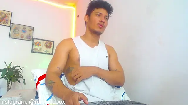 Chatroom XXX en direct de RuiMaddoox