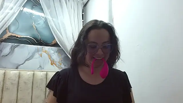 ElaMurray02: онлайн-секс-чат