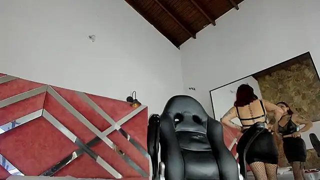 Онлайн чат XXX madame_ibby