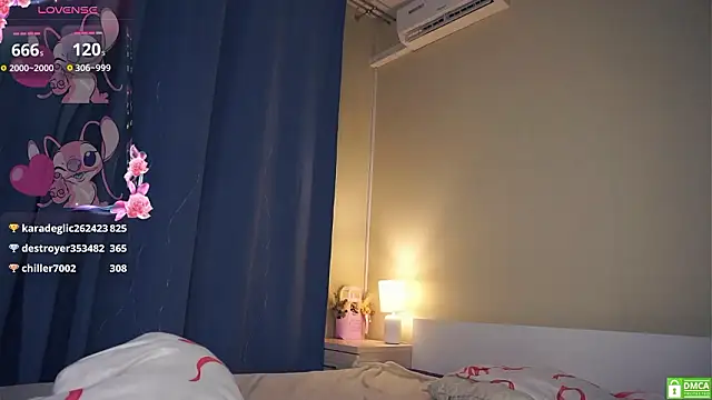 Chat +18 de LoraDavi ao vivo