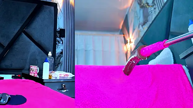 Chatroom XXX en direct de NathaxaLeans