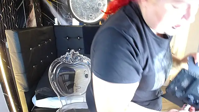 Bruja__Scarlata Adlı Modelin Canlı XXX Sohbeti