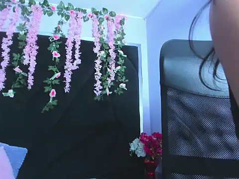 nicolfontana_ Adlı Modelin Canlı XXX Sohbeti