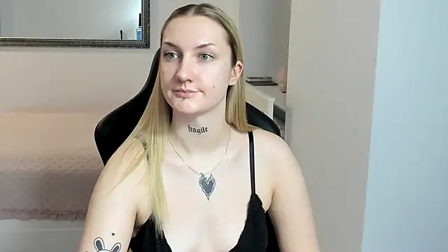 AlexaTease Webcam-Show