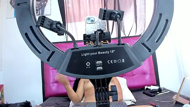 AlanaLars Adlı Modelin Canlı XXX Sohbeti