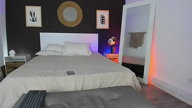 VioletPaketのライブXXXチャット