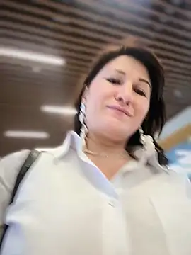 ZhenjaPoledance 现场XXX聊天