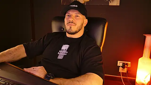 Chatroom XXX en direct de AngeloEric