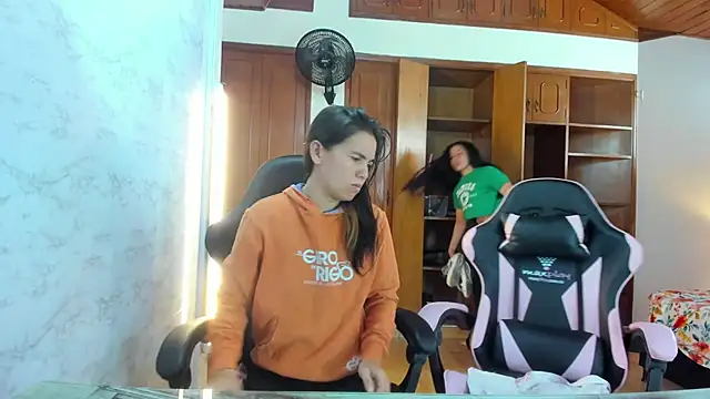 Chat XXX ao vivo de Sofy_and_Mia