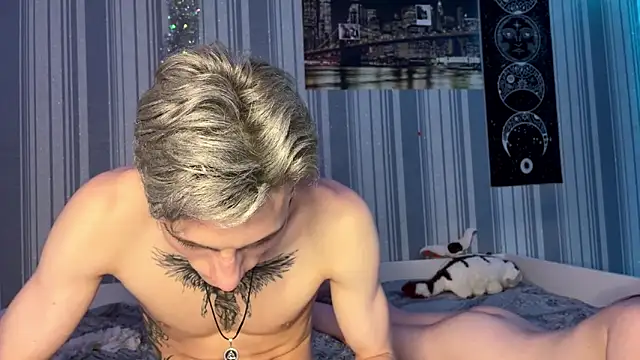 EmiliaCouple Chat XXX in diretta