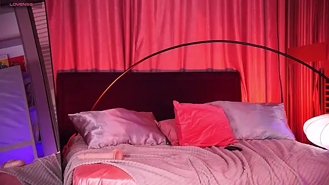 Nikki__Amour 现场XXX聊天