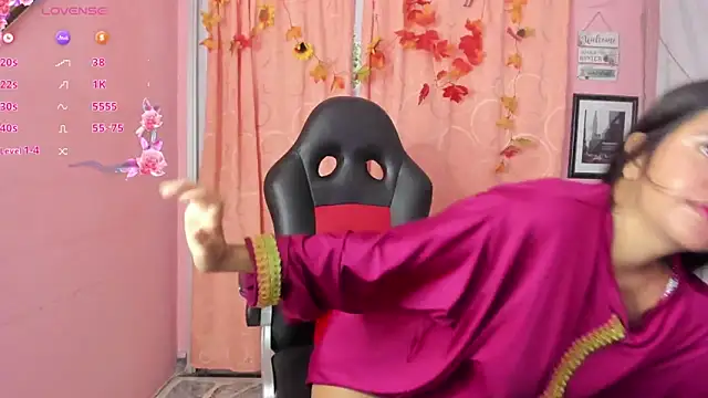 NaylaAbadi 现场XXX聊天