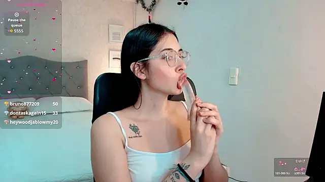 Czat XXX na żywo – emmalove_doll