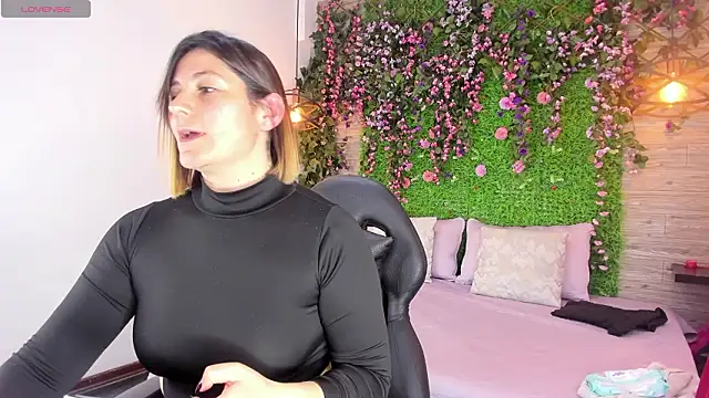 SarahDeyvis Chat XXX in diretta